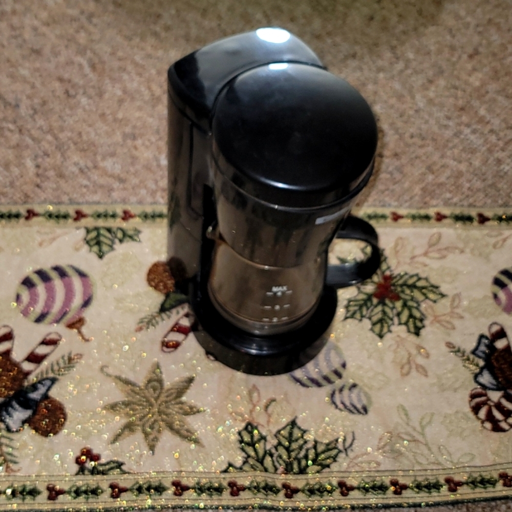 Gently loved Kenmore personal coffee maker 1 to 4 cups fast brew works perfectly